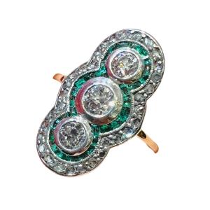 Fin 19 ème Siècle Ring Set With Diamonds, Emeralds In 18 Carat Gold