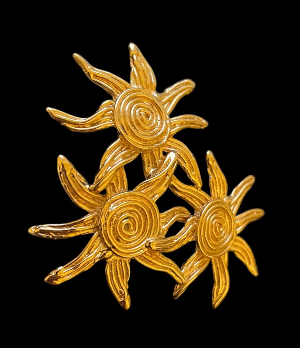 BROCHE YVES SAINT LAURENT COUTURE MÉTAL DORÉ  MADE IN FRANCE  BIJOUX COUTURE  BROCHE SOLEIL