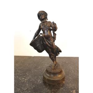 "the Basket Carrier" In Bronze By Alfred Grévin