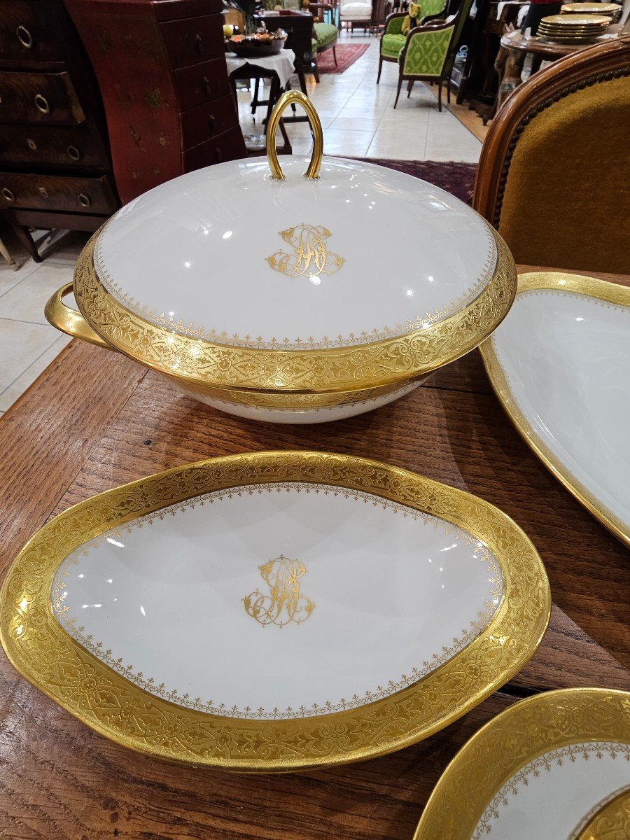 Porcelaine De Limoges, Partie De Service Modèle Richebourg.-photo-1