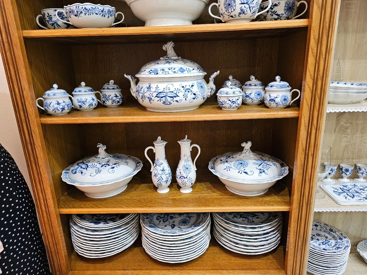 Meissen. Grand choix de pièces en porcelaine du service à l'Oignon.-photo-4