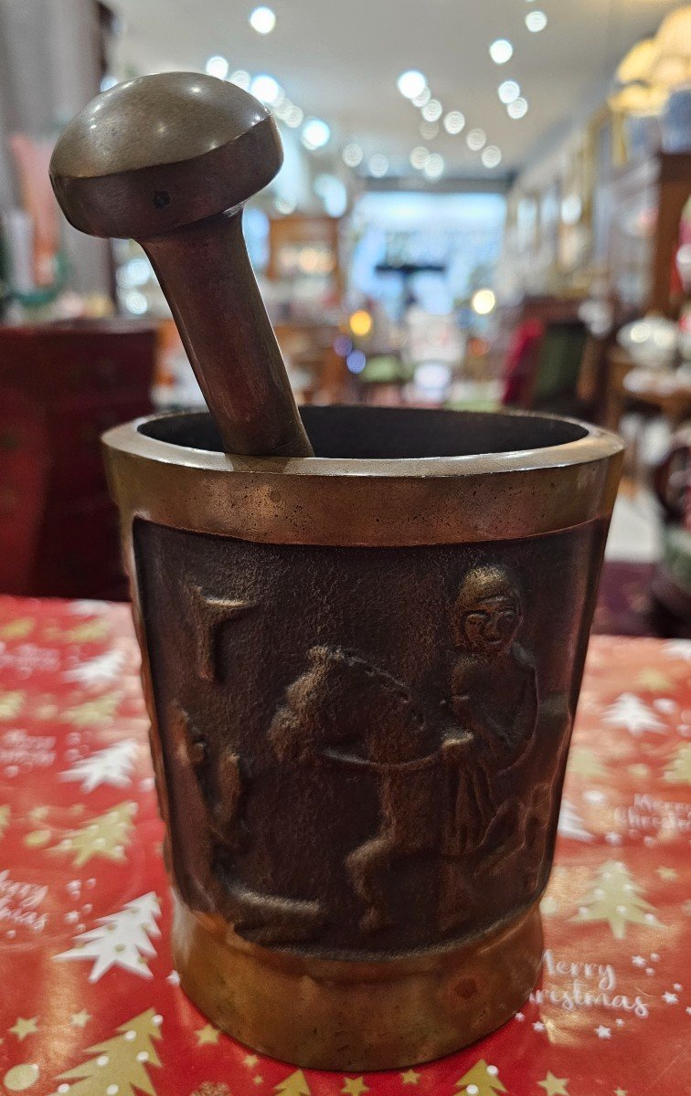 Bronze. Apothecary Mortar With Pestle.