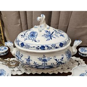 Proantic: Meissen. Large Selection Of Porcelain Pieces From The Onion