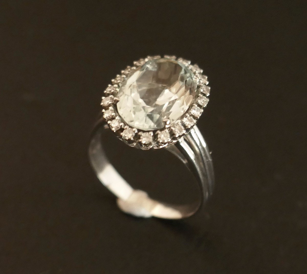 Bague Sertie d'une Aigue Marine Et Diamants.-photo-3