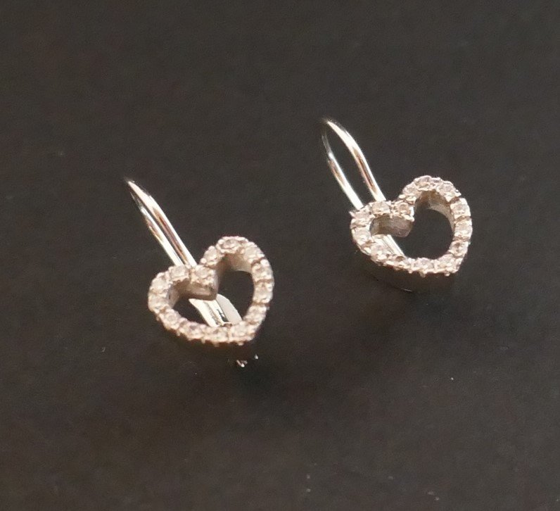 Diamond Heart Earrings 18k White Gold 9196