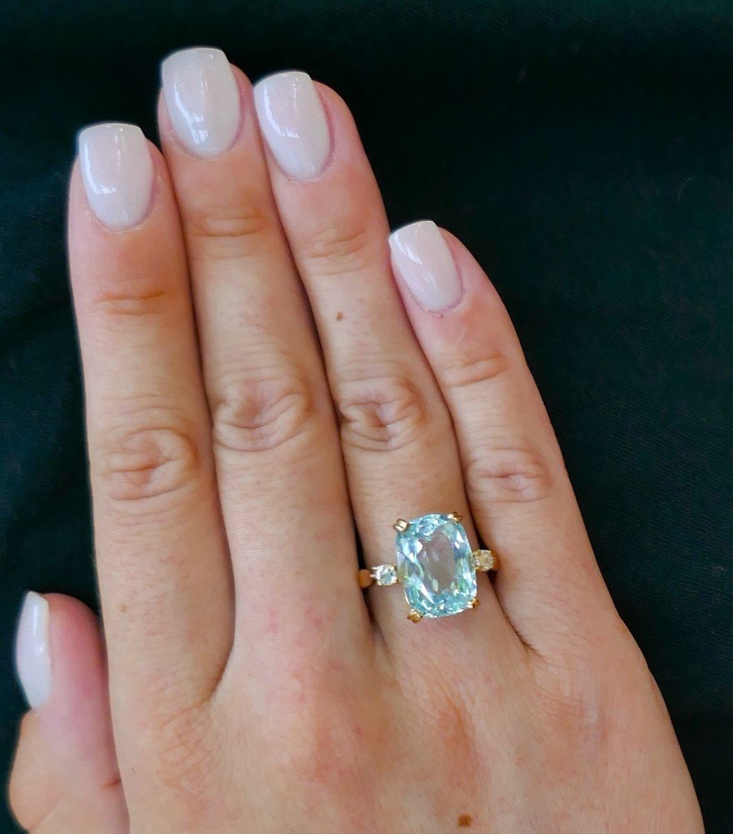 Ring Adorned With An Aquamarine And Diamonds.-photo-4