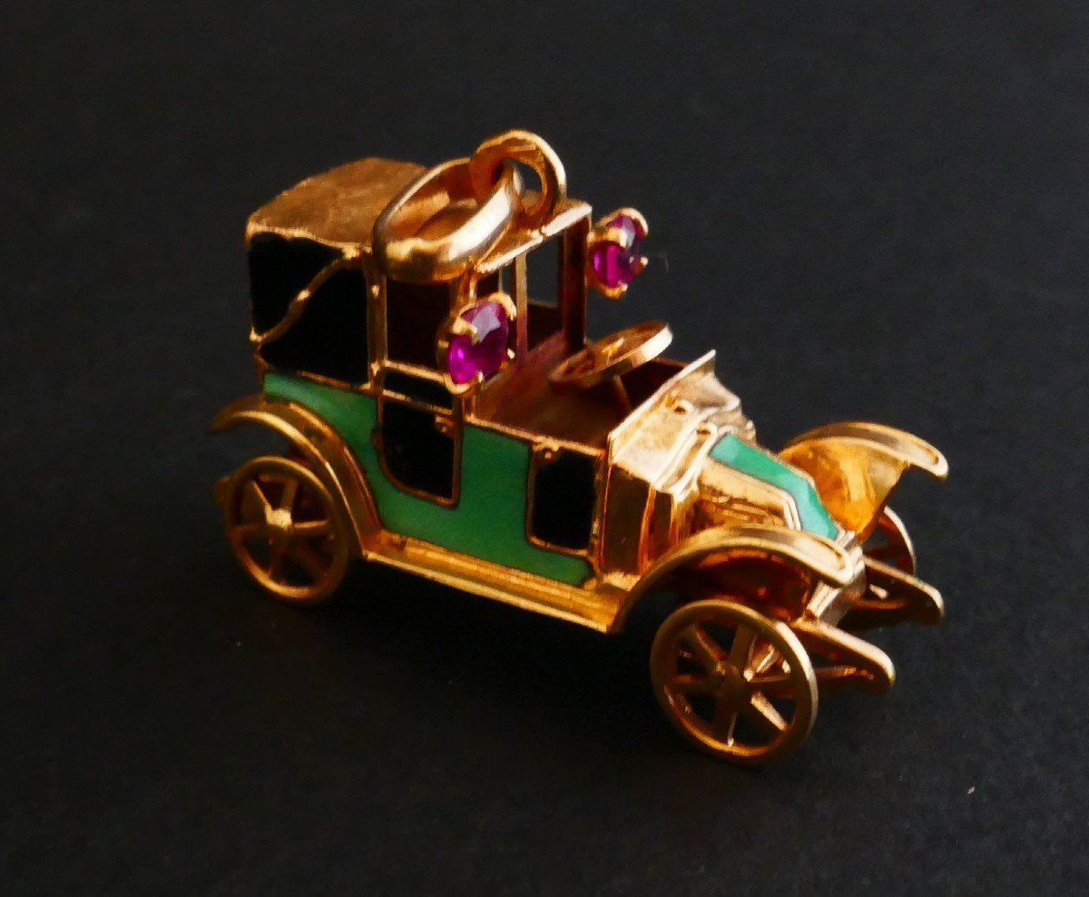 Enameled Car Charm, 18 Carat Gold.-photo-4
