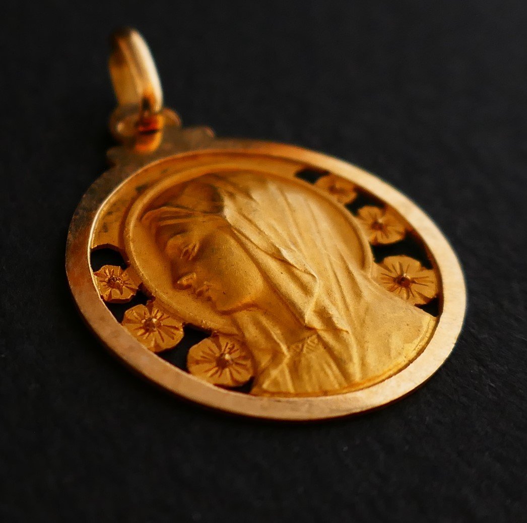 Art Deco Medal, New From Stock, Representing The Virgin, 18 Carat Gold.-photo-4