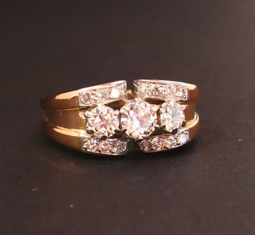 Tank Ring Decorated With Diamonds, 18 Carat Gold.-photo-3