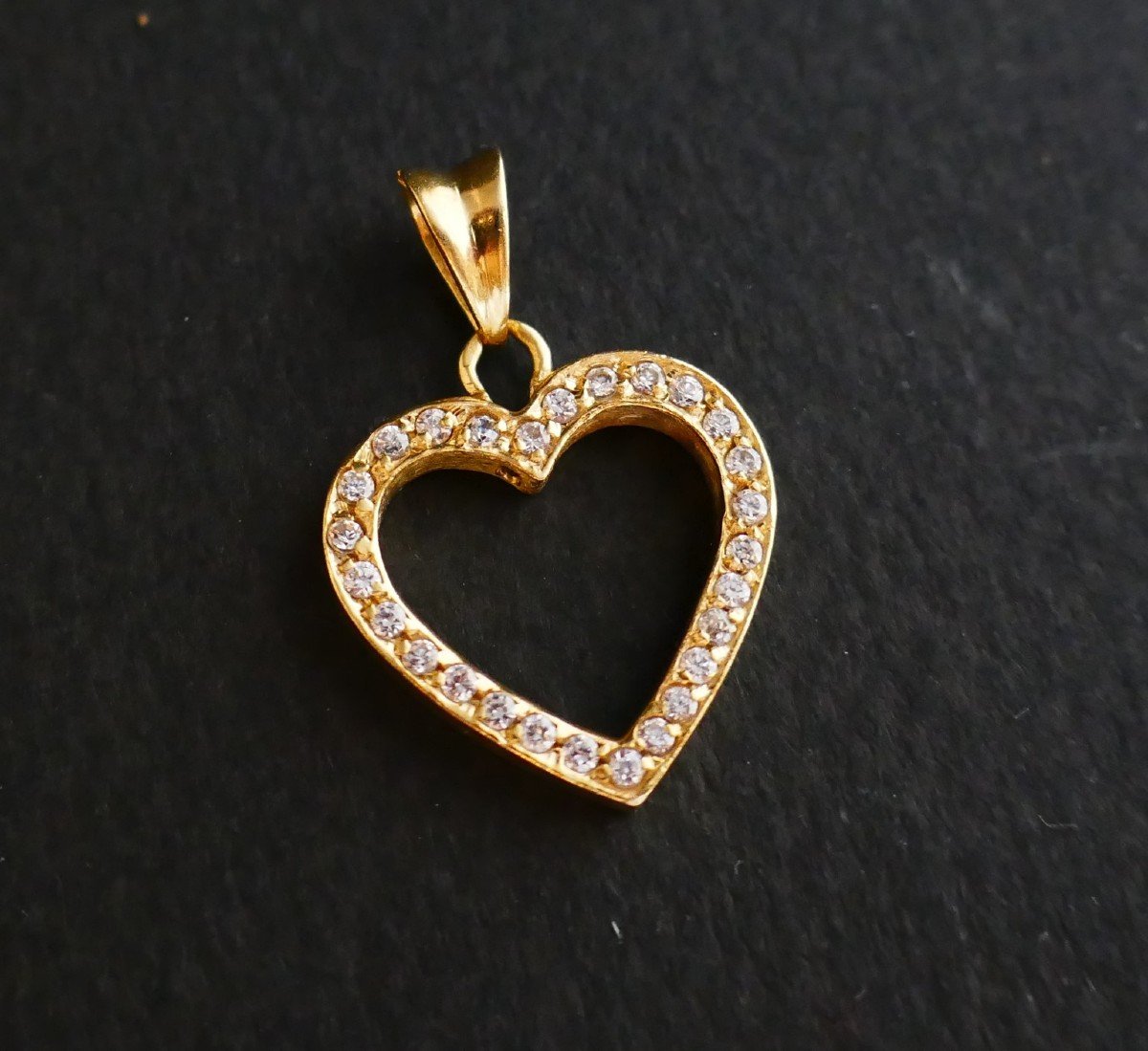 Heart Pendant Set With White Sapphires, 18-carat Gold Chain.-photo-3