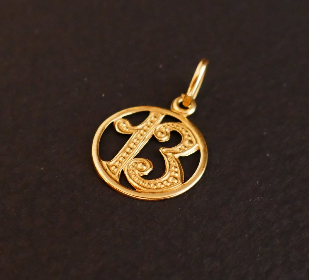Lucky Charm Medal, 18 Carat Yellow Gold.-photo-4