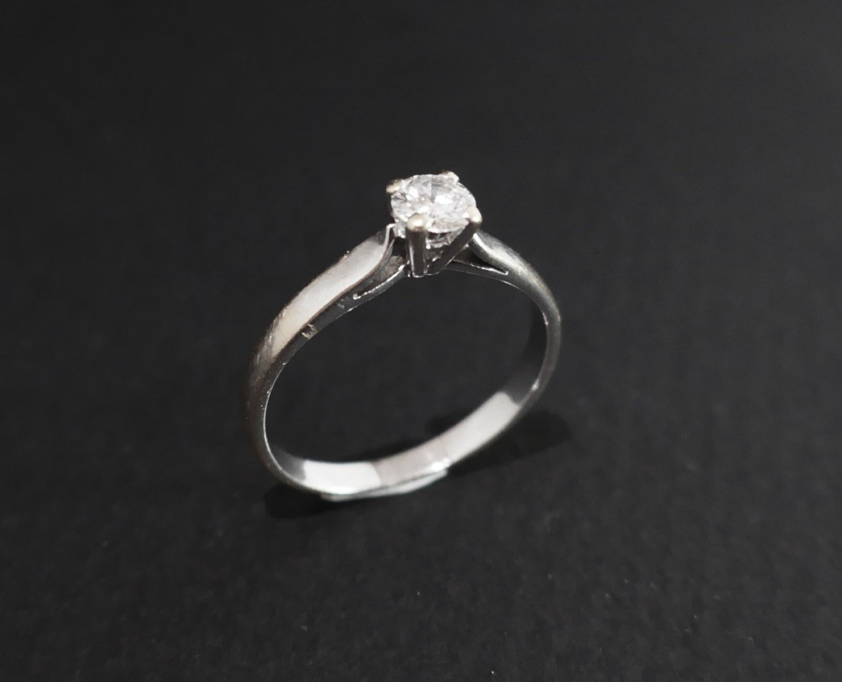 Solitaire Diamant 0,15 Carat, Or Blanc 18 Carats.-photo-3