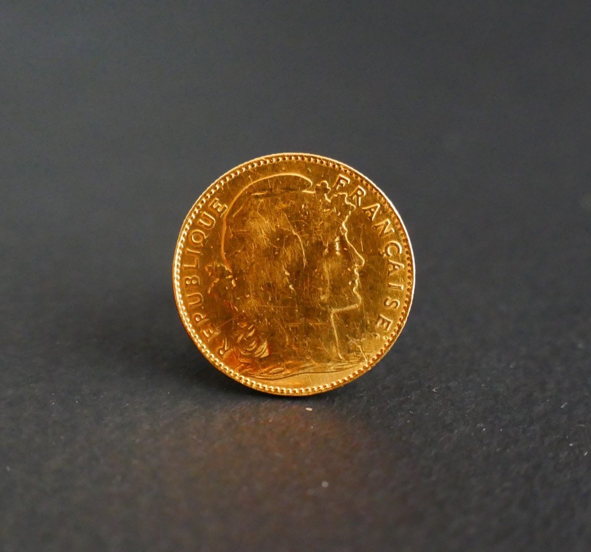 Bague chevalière vintage Pièce 10 francs  Or 18 Carats.-photo-4