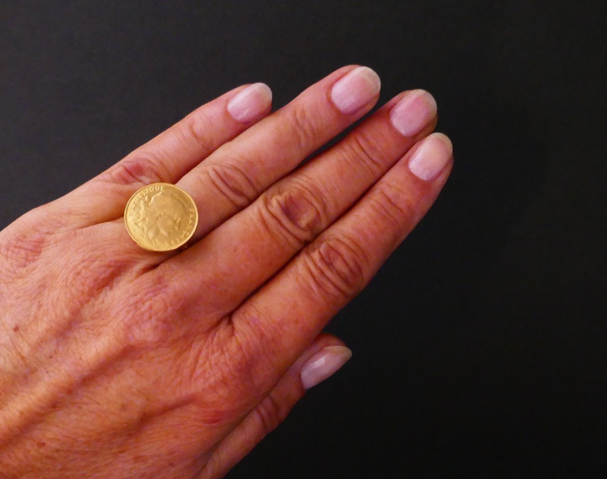 Bague chevalière vintage Pièce 10 francs  Or 18 Carats.-photo-2