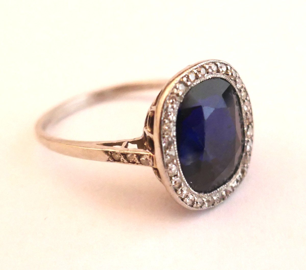 6.8 Carat Sapphire And Diamond Ring, Platinum Setting. Certificate.-photo-1