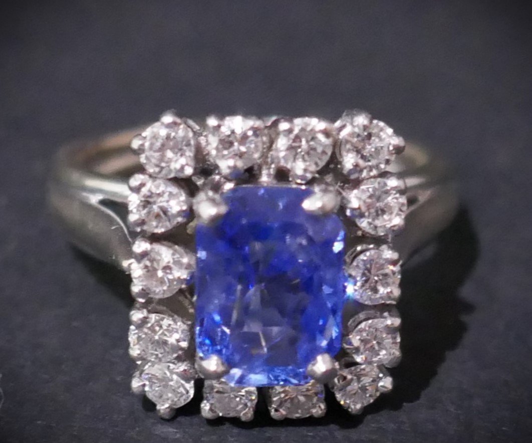 Ceylon Sapphire And Diamond Ring. Gold And Platinum.-photo-2