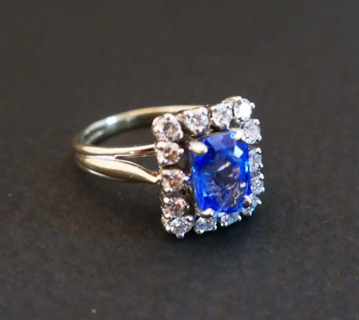 Ceylon Sapphire And Diamond Ring. Gold And Platinum.-photo-4