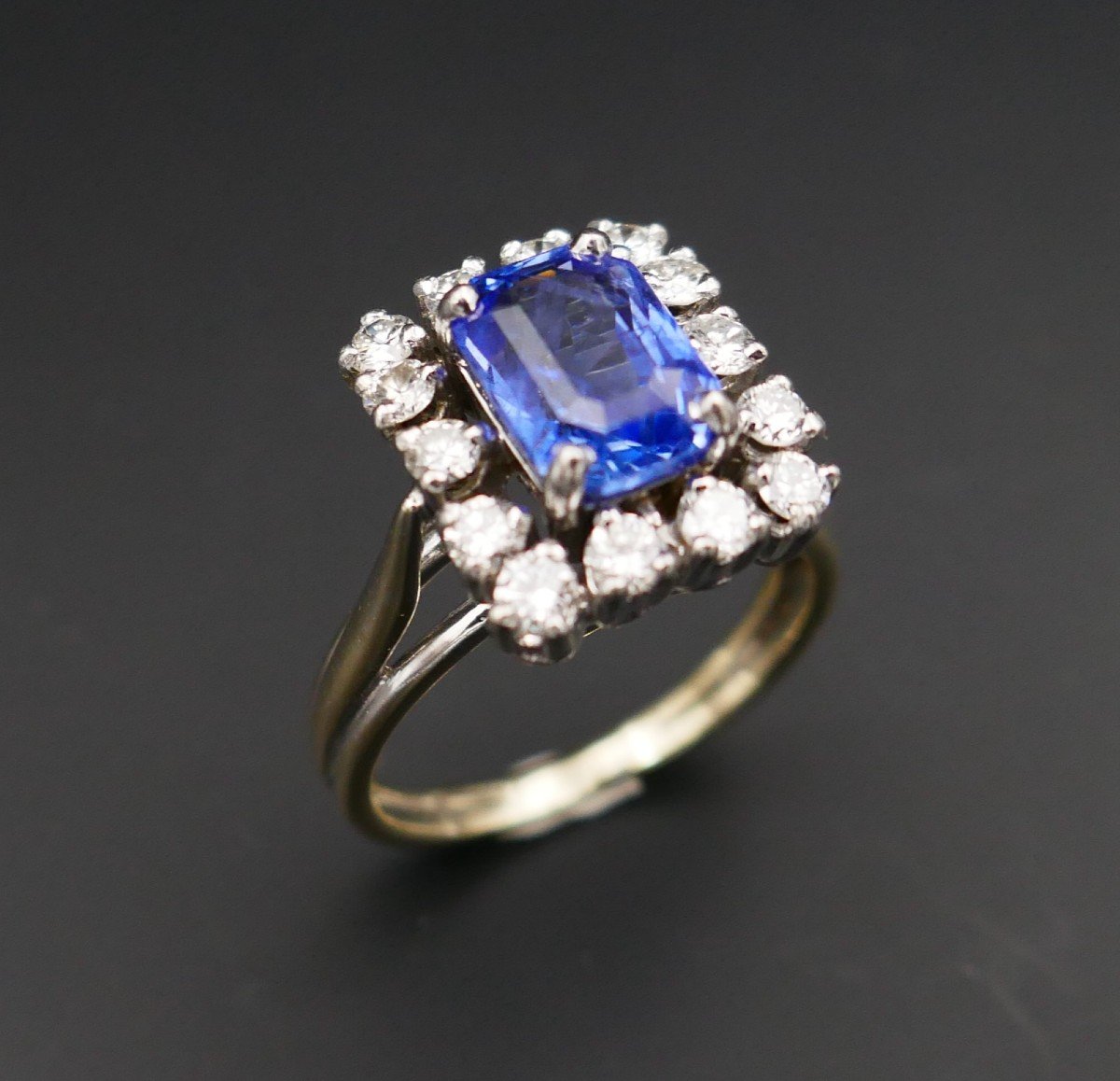 Ceylon Sapphire And Diamond Ring. Gold And Platinum.-photo-2