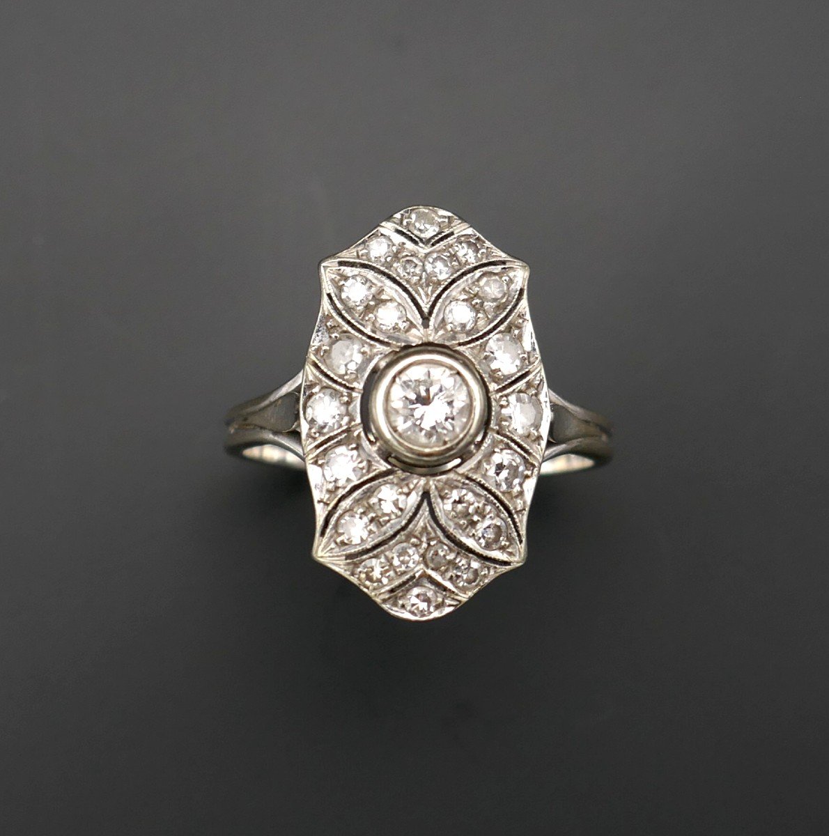 Diamond Ring, Art Deco, 18 Carat White Gold.-photo-1