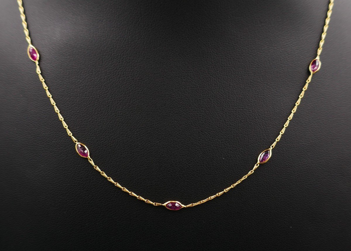 Collier serti de rubis taille navette, or 18 carats.-photo-4