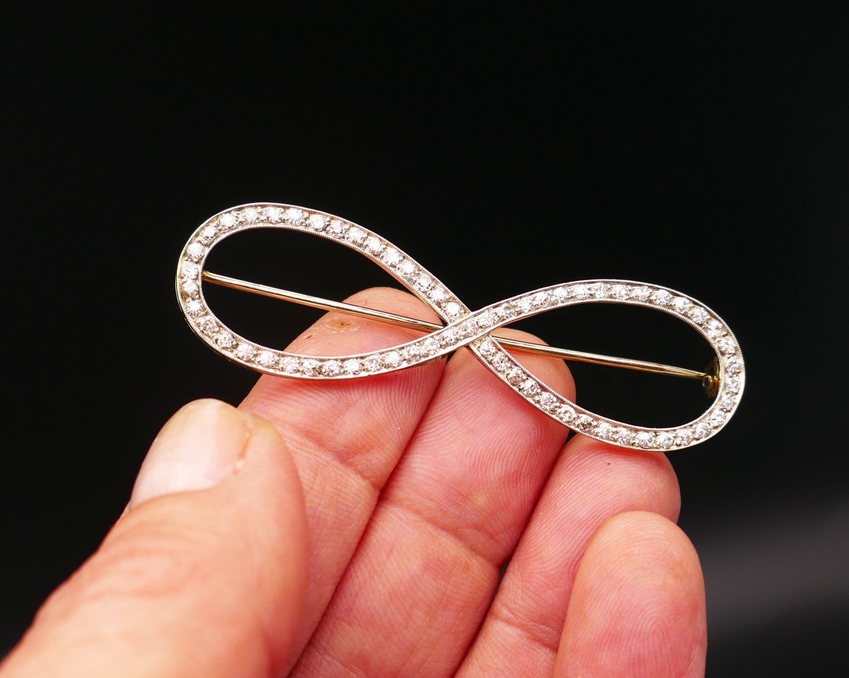 18k White Gold And Platinum Diamond Brooch.-photo-2