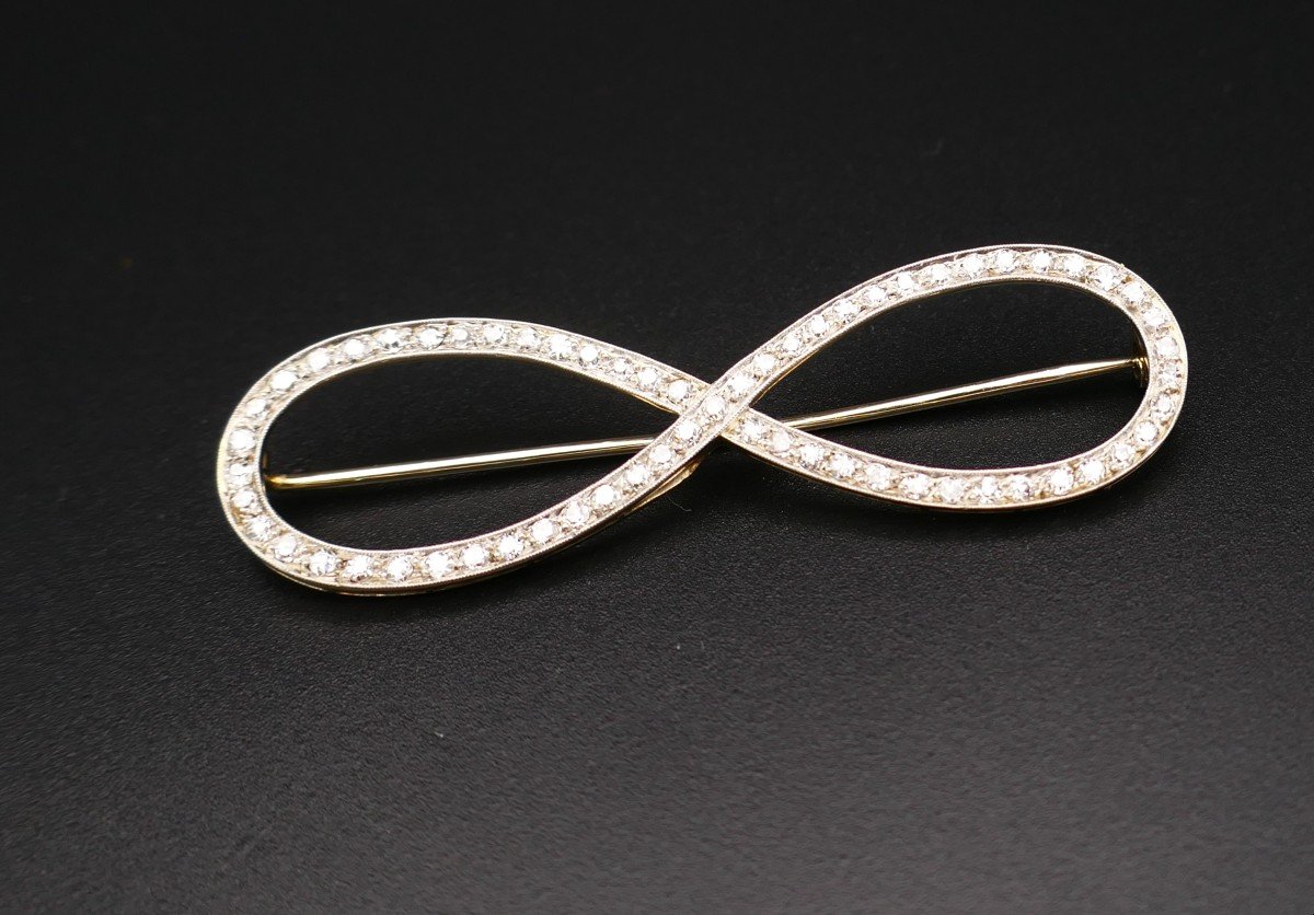 18k White Gold And Platinum Diamond Brooch.