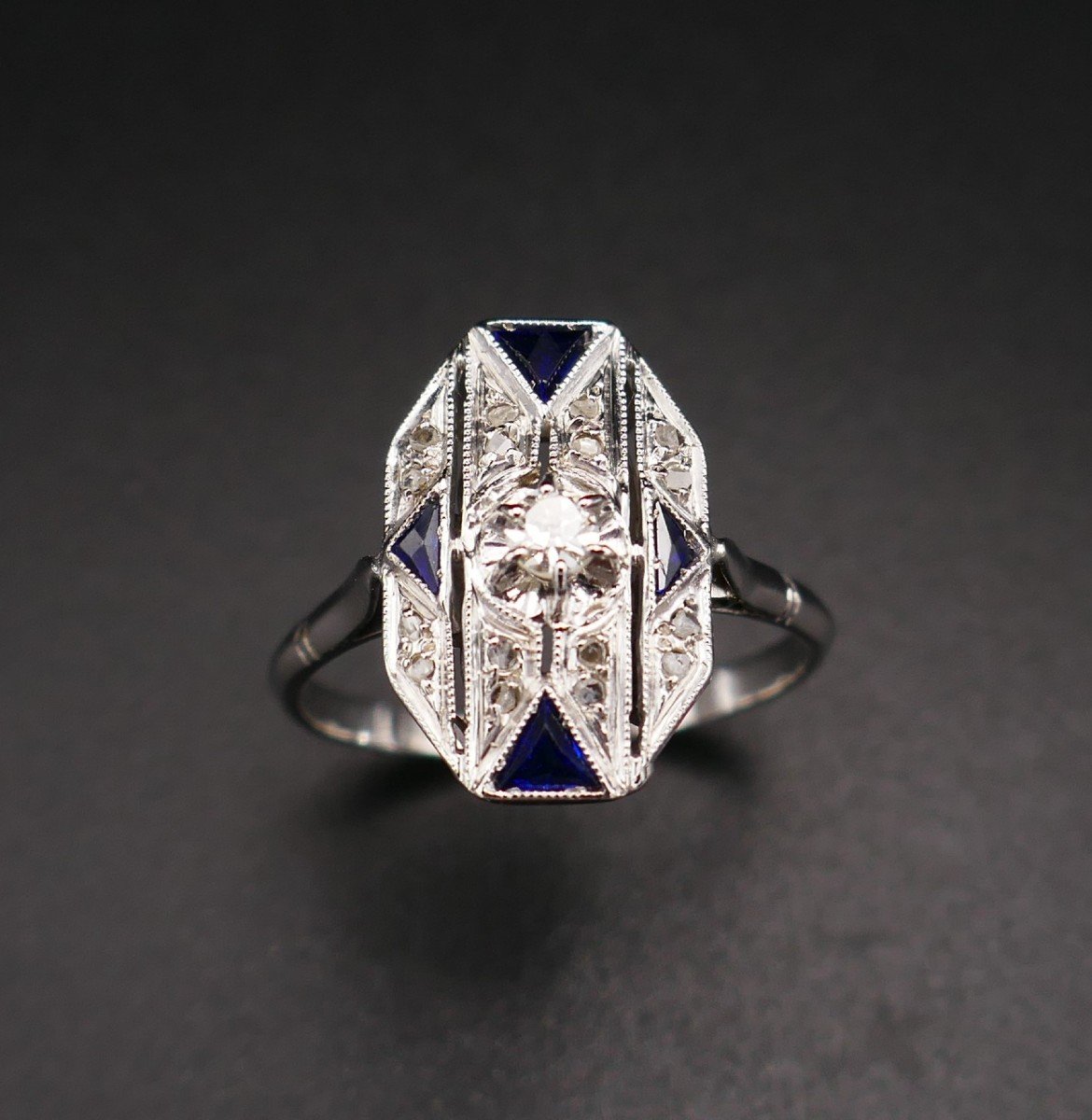 Art Deco Ring With Calibrated Diamonds And Sapphires, 18 Carat White Gold.-photo-4