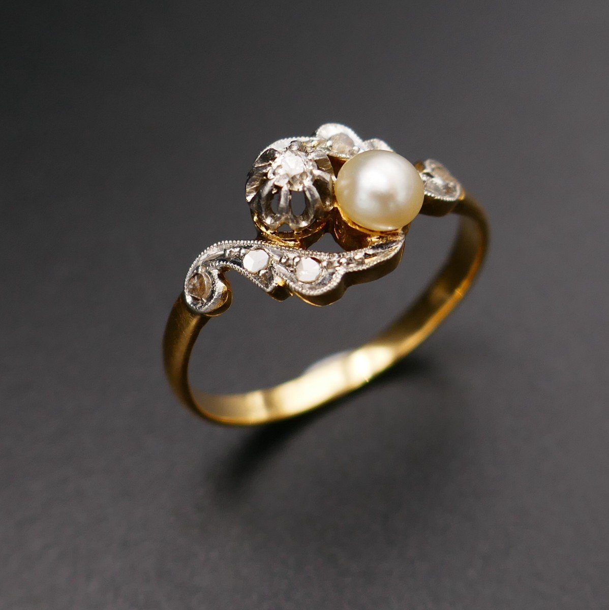 Diamond And Pearl Ring, 18k 2-tone Gold.