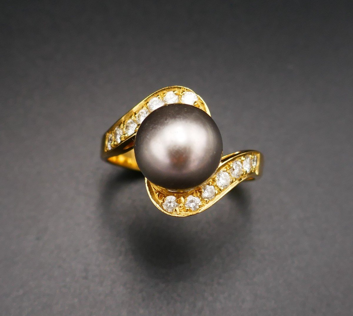 Ring Set With A Tahitian Pearl And Diamonds.-photo-3