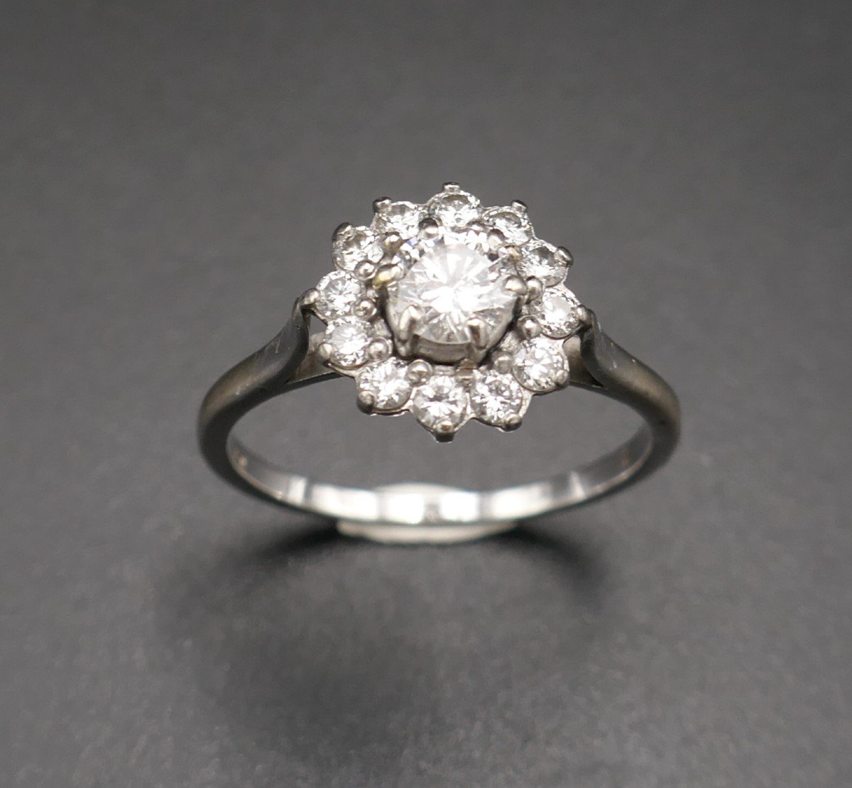 Marguerite Diamond Ring, 18k White Gold.