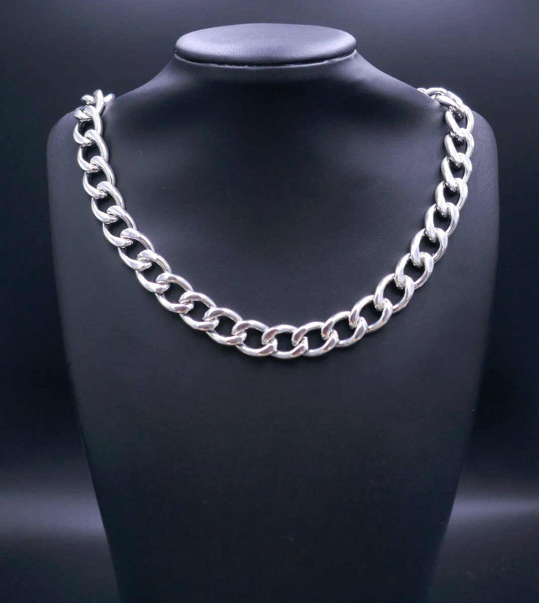 Silver Mesh Necklace, 98.1 Grams.