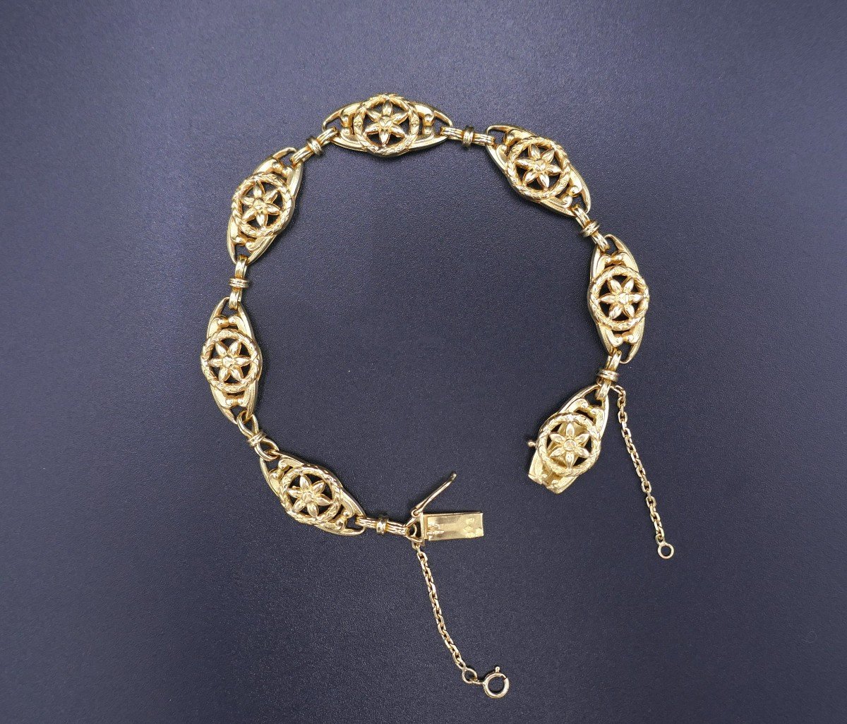 Old Bracelet In 18 Carat Gold.-photo-3