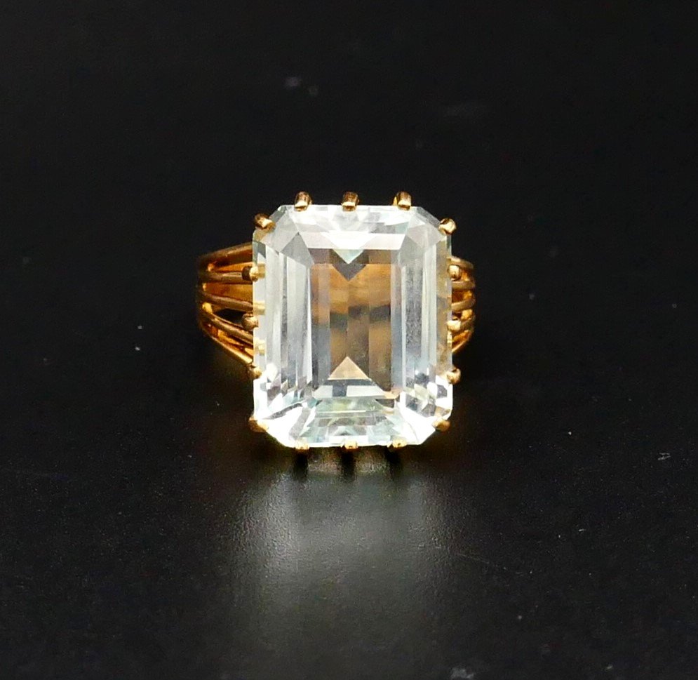 Ring Set With An Aquamarine, 18 Carat Yellow Gold.-photo-2