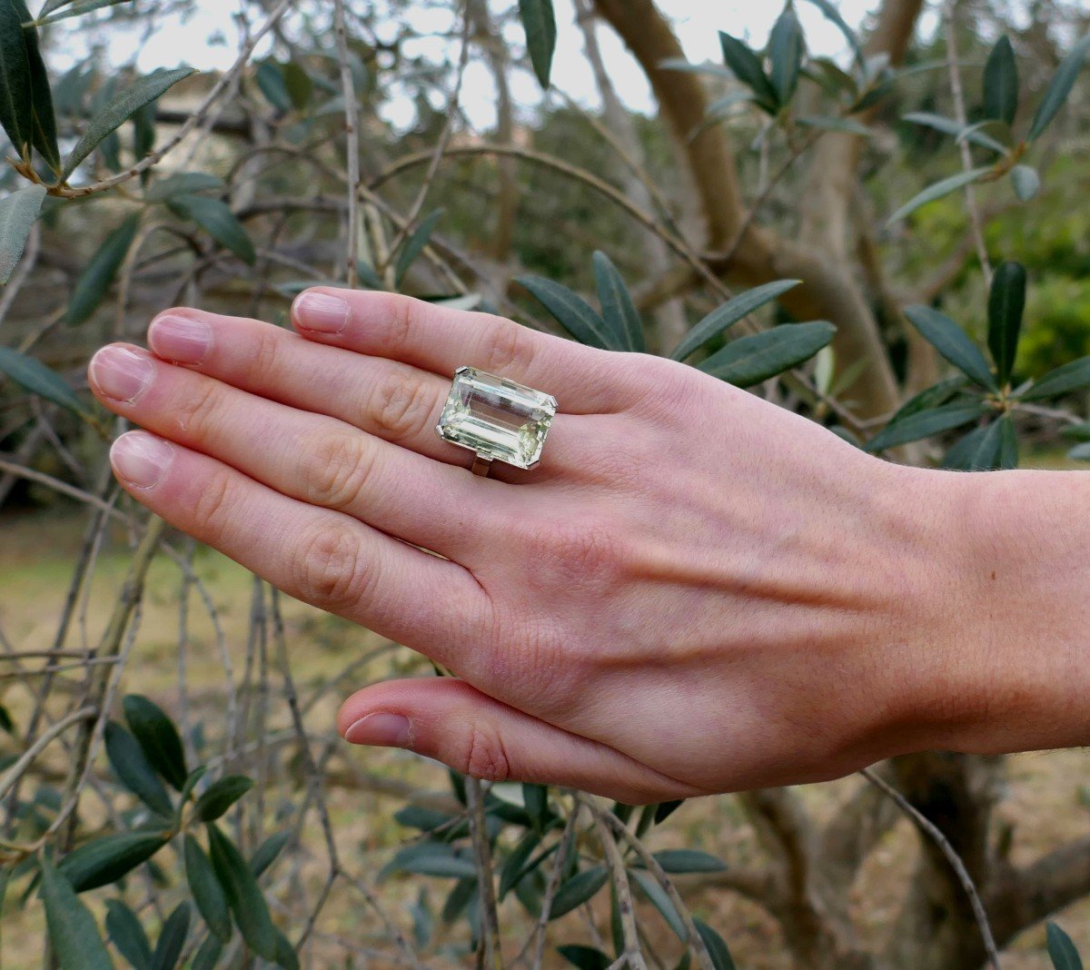 Ring Set With An Emerald-cut Beryl, 18-carat White Gold.-photo-4