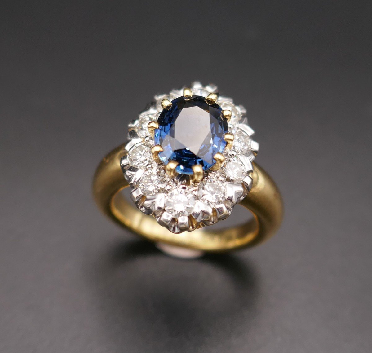 1.95 Carat Sapphire And 1 Carat Diamond Ring, 18k Yellow Gold.-photo-3