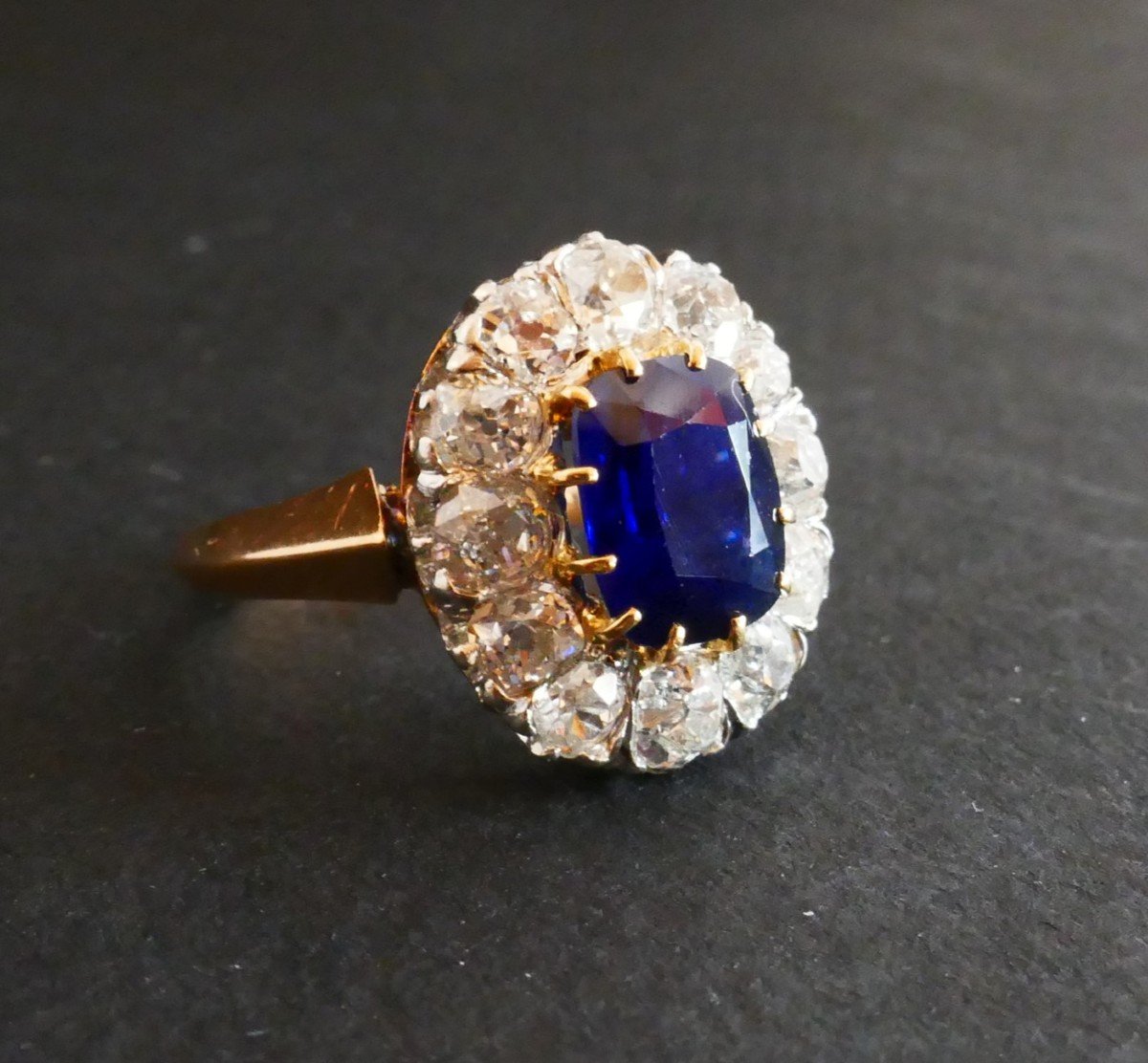 1.96 Carat Natural Sapphire And 1.20 Carat Diamond Ring, Gold And Platinum.-photo-3