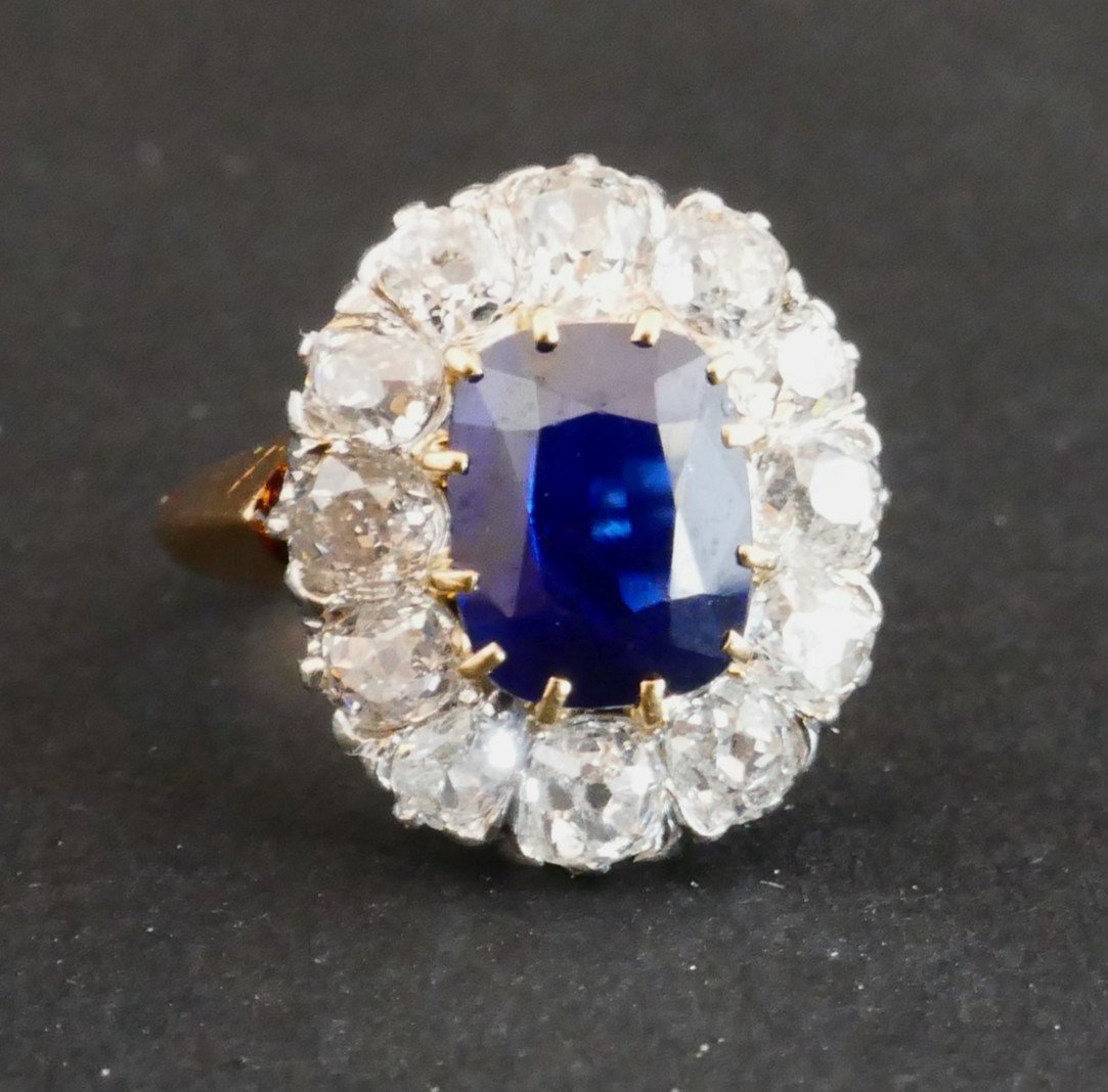 1.96 Carat Natural Sapphire And 1.20 Carat Diamond Ring, Gold And Platinum.