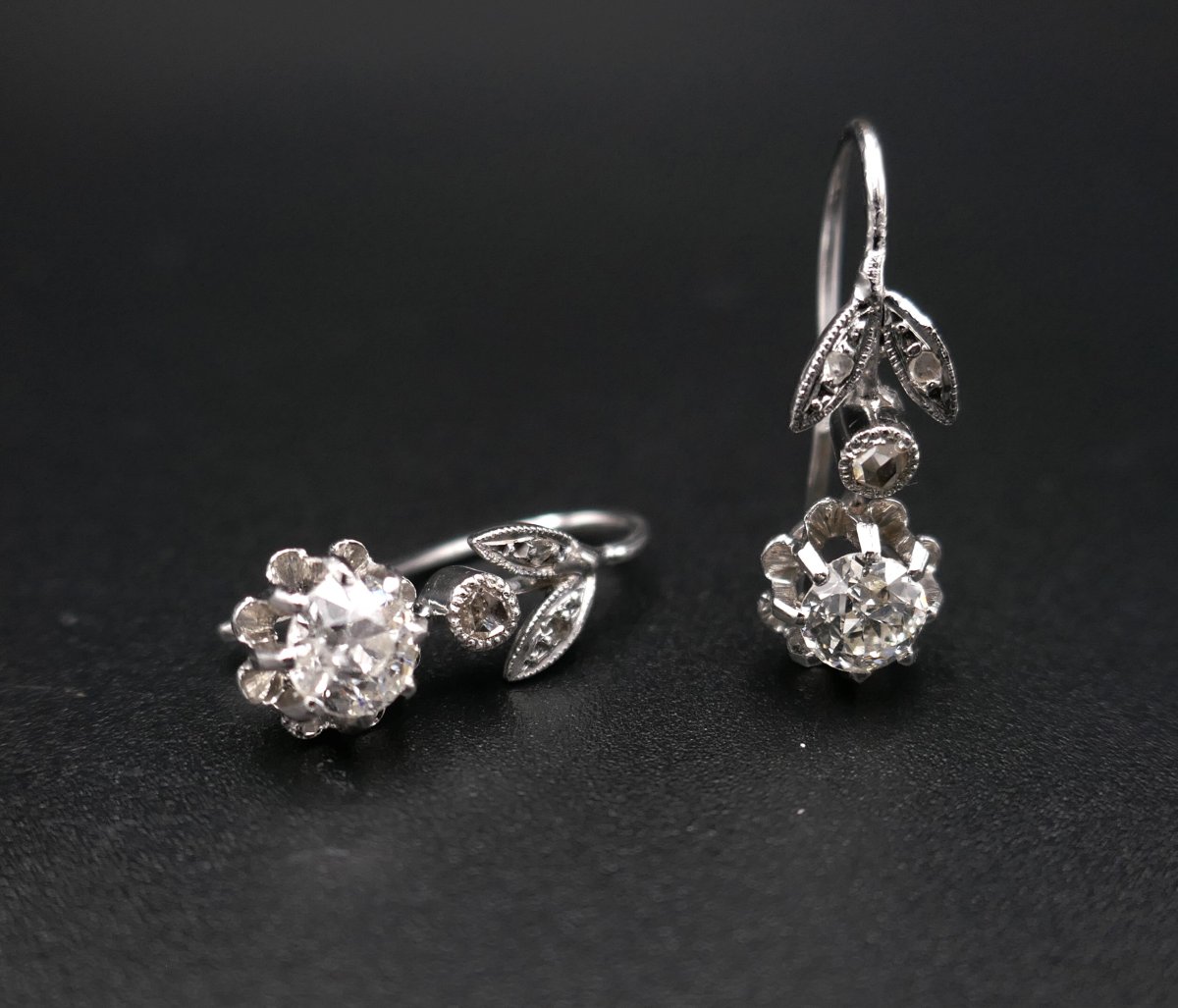 Boucles d'Oreilles Ornées De 2 Diamants, 0,60 carat.-photo-2