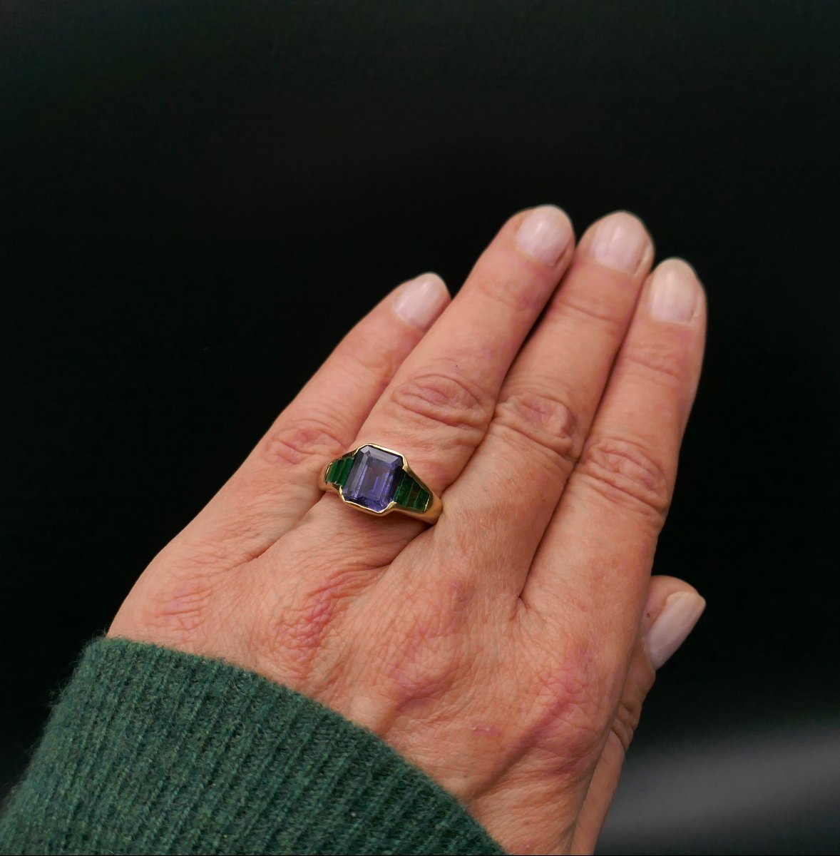 Bague Sertie d'Une Iolite Et émeraude, Or 18 Carats.-photo-2