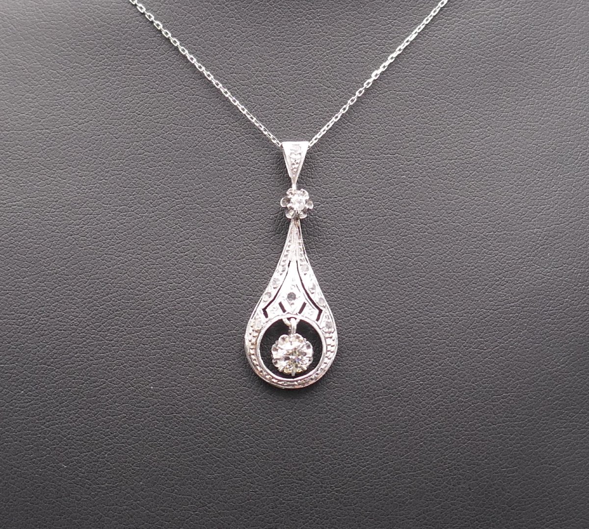 Diamond Pendant, 18k White Gold Chain.-photo-2