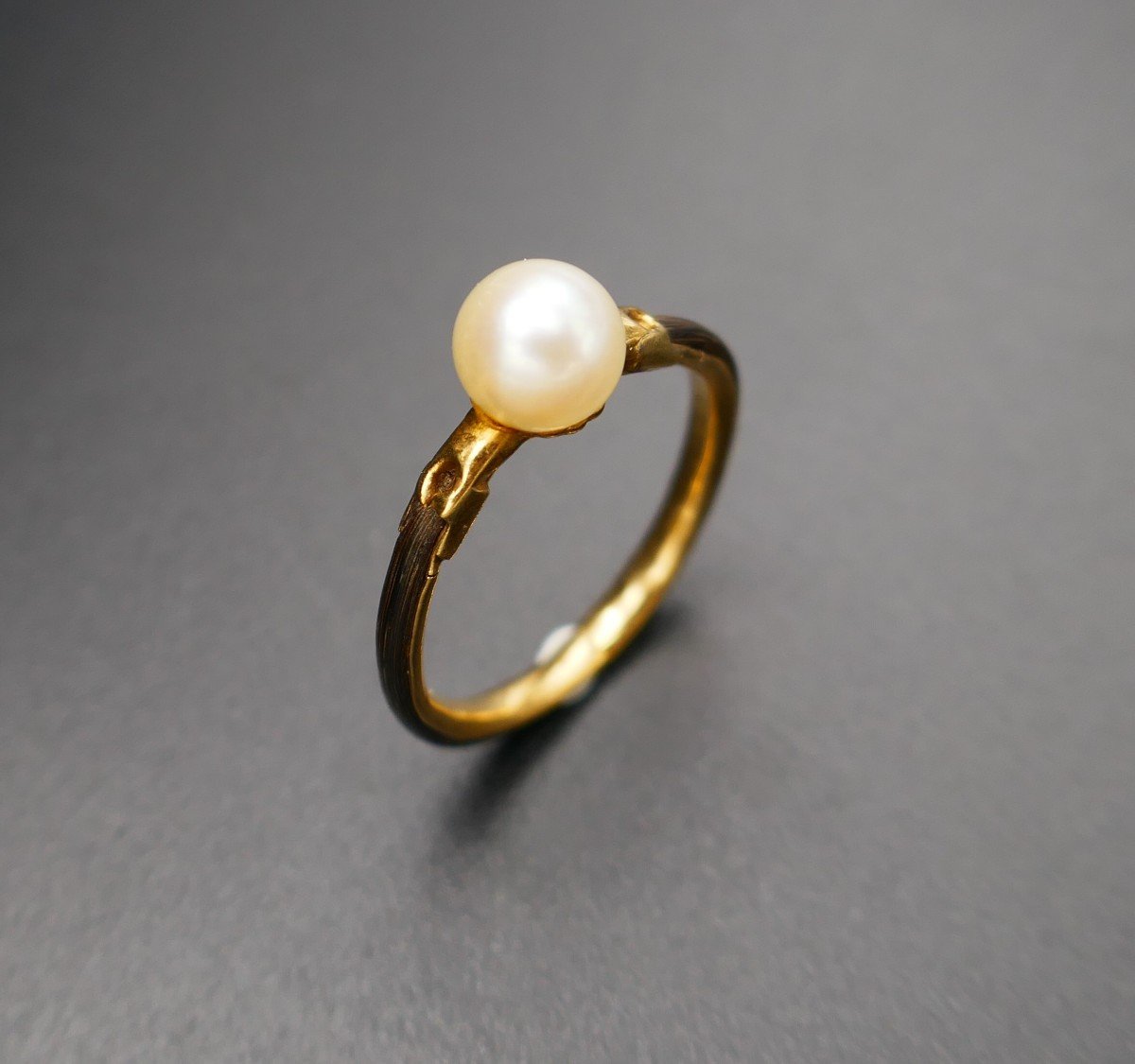 Pearl Ring, Elephant Hair, Gold