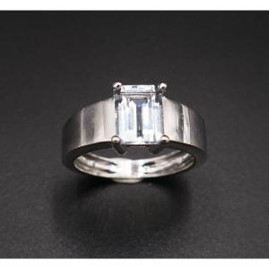 Bague Sertie d'Une Aigue Marine, Or Blanc 18 Carats.