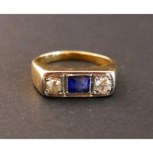 Bague pierre bleue Et Diamants, Or 2 tons 18 Carats.