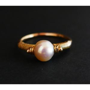Ring Adorned With A Cultured Pearl, 18 Carat Gold.