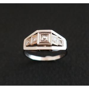 Art Deco Ring Decorated With 5 Diamonds, 18 Carat Gold And Platinum