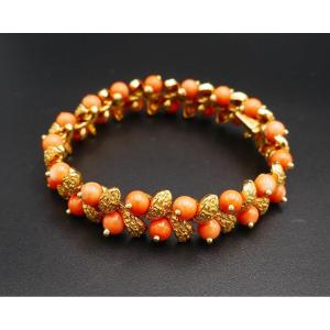 Van Cleef & Arpels, Bracelet Gui , Perles De Corail, Or Jaune 18 Carats.