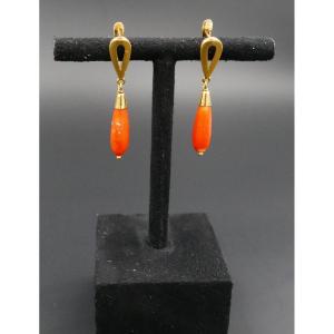 Boucles d'Oreilles Corail, Or 18 Carats.