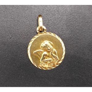 Medal Representing An Angel, 18 Carat Gold.