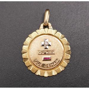 Augis Love Medal, Diamond, 18 Carat Gold.