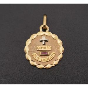 Signed Augis Medal, 18 Carat Gold